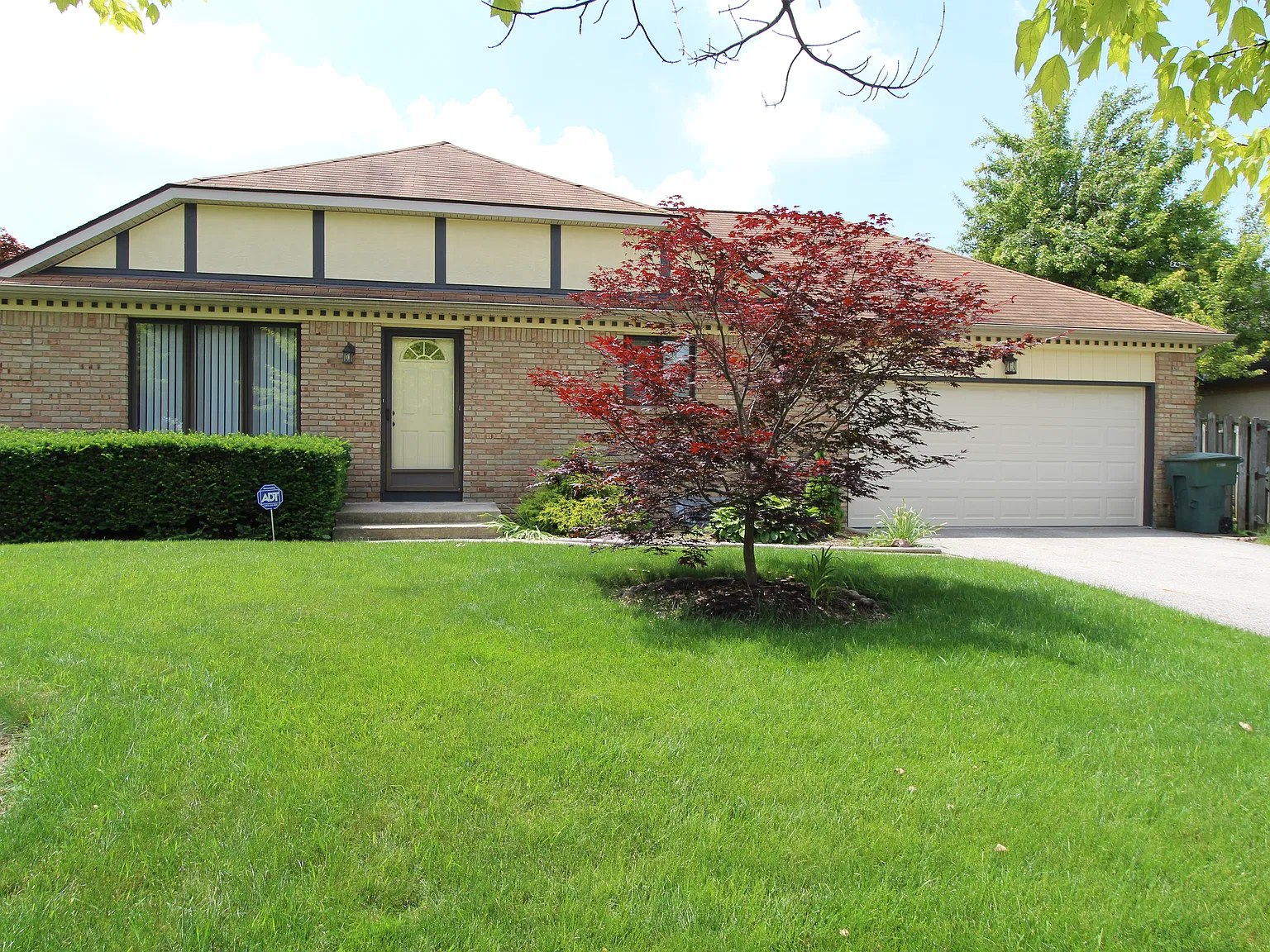 1961 Bayswater Dr. — Photo 3