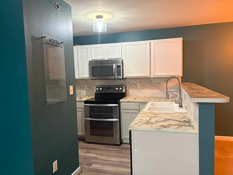 9201 Spring Creek Ln — Photo 16