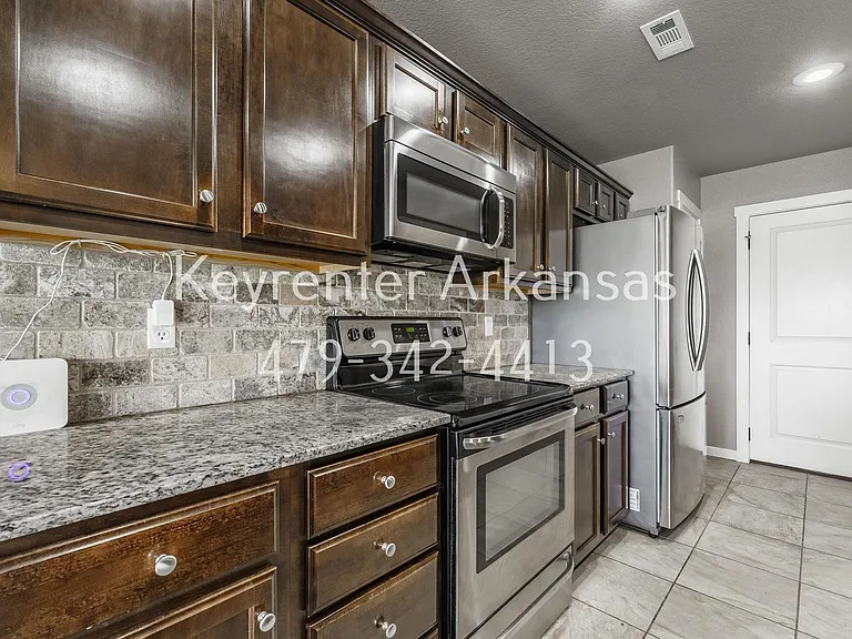 3757 Deerhurst St — Photo 6
