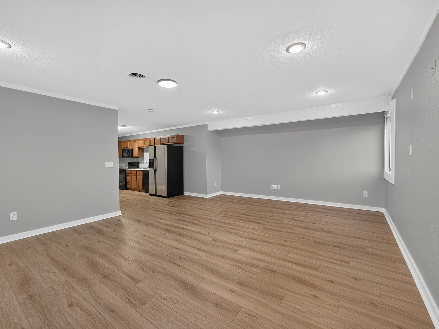 2 bed, 950 sqft, $1,350 — Photo 4
