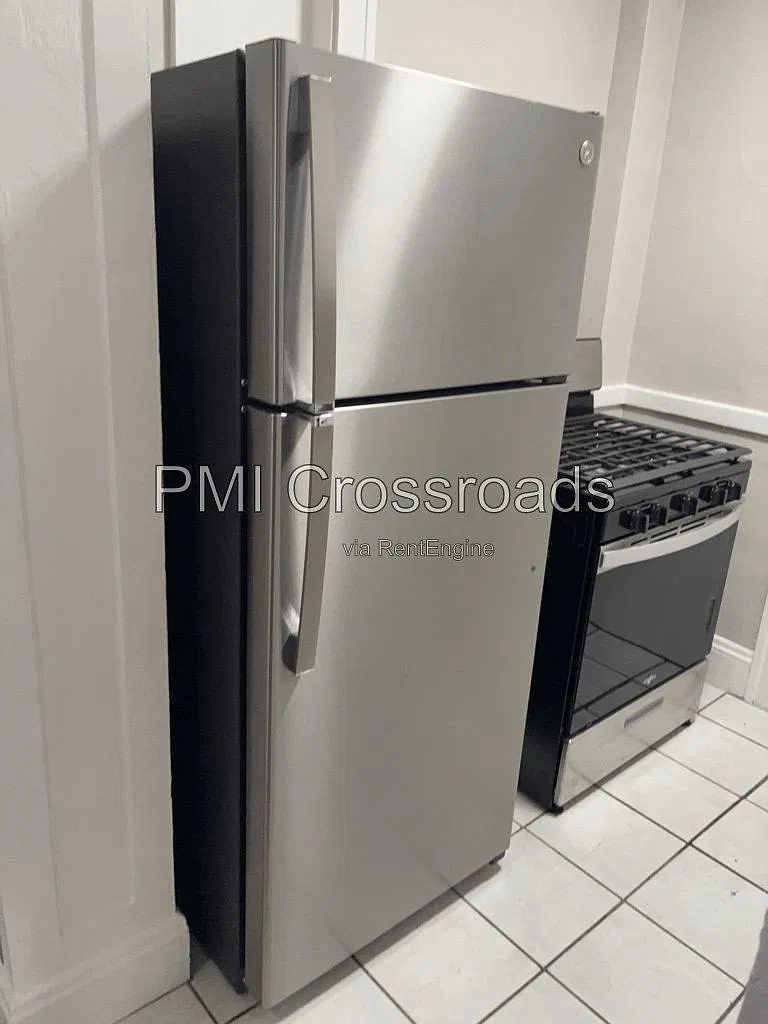 1 bed, 1.5 bath, 605 sqft, $730 — Photo 4