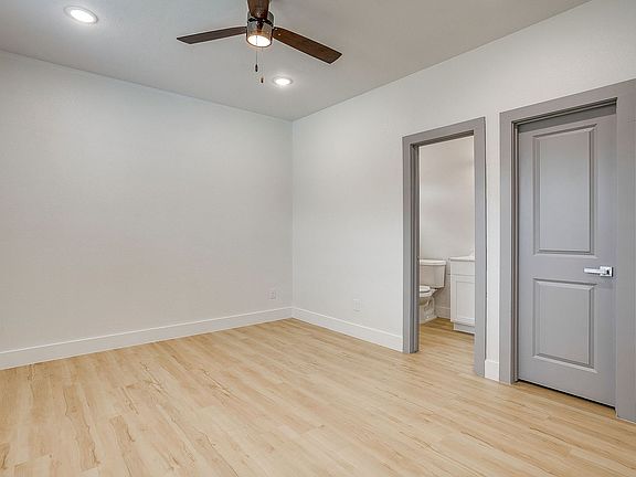 3rd image of 3817 Winfield Ave #D504e78f9