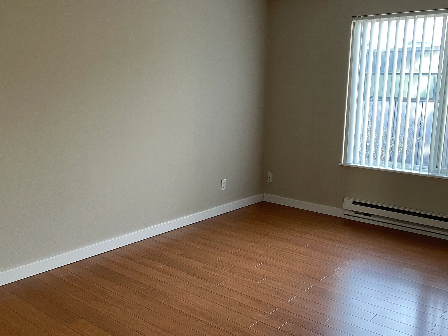 2 bed, 1000 sqft, $2,200 — Photo 4