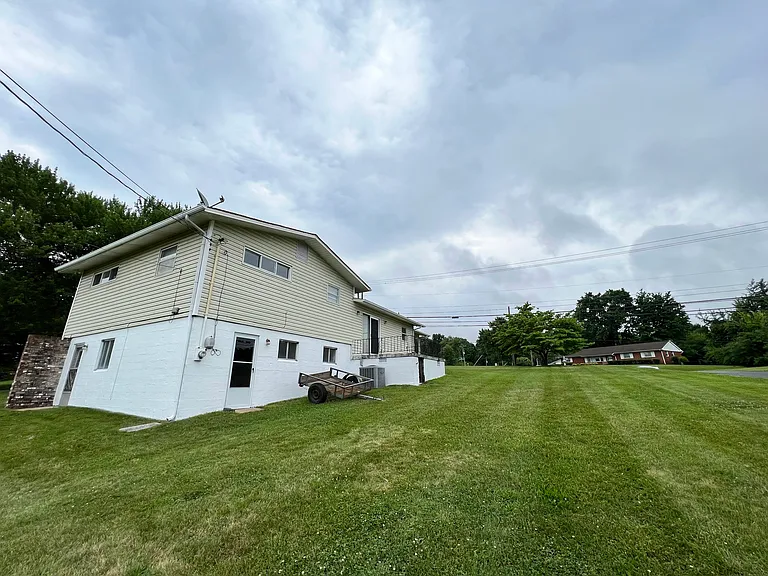 101 Londonderry Rd — Photo 24
