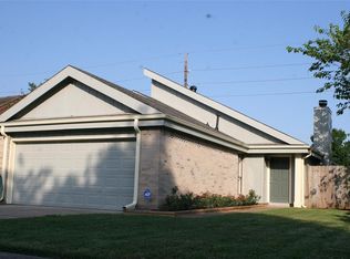 2214 Sunset Trl, Sugar Land, TX 77478