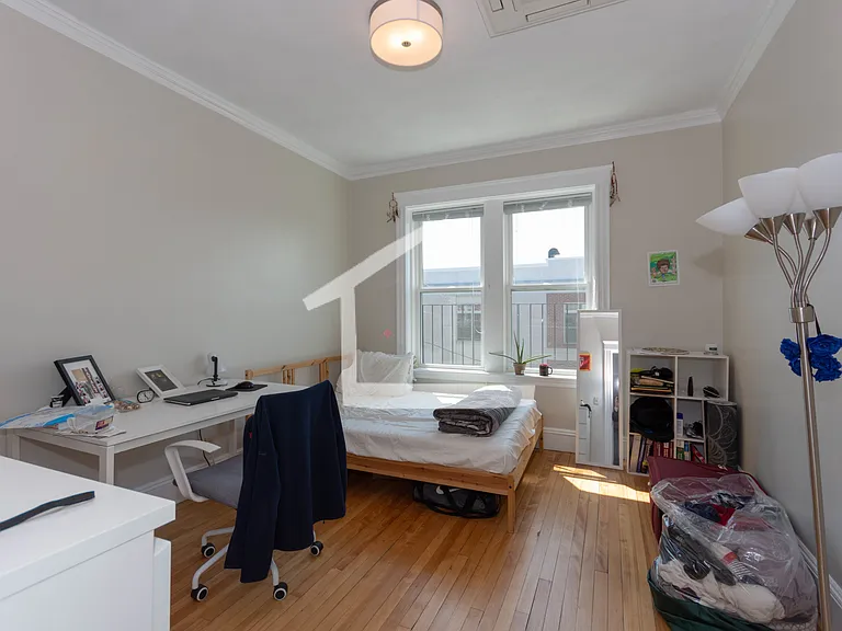 4 Gardner St #10 — Photo 7