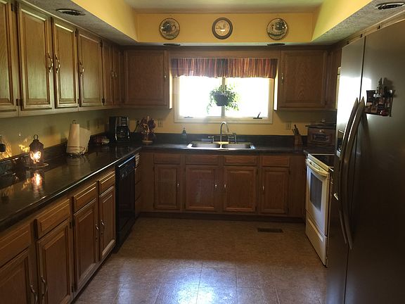 4th image of 6 Creekside Dr