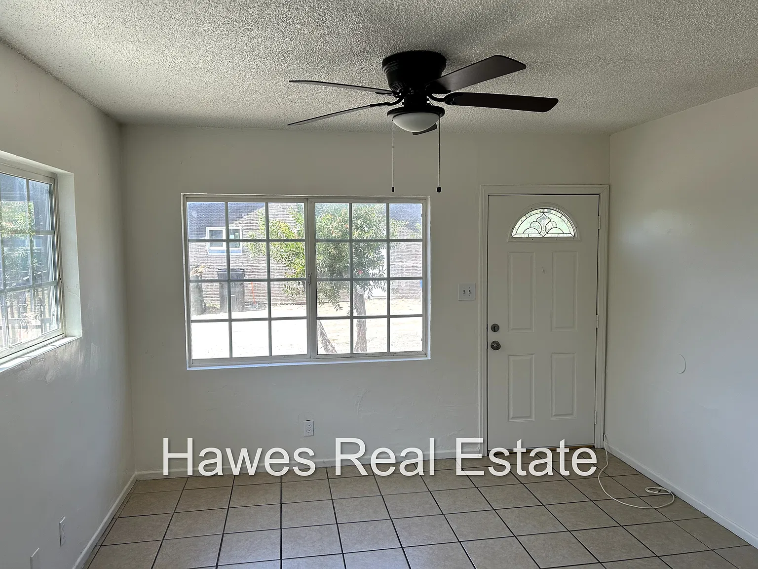 Ontario - 1 Bed, 1 Bath Home for Lease — Photo 2