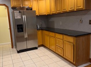 71 Carman Rd, Farmingdale, NY 11735