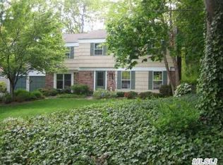 30 Burham Dr, Smithtown, NY 11787