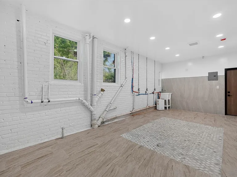 1140 Ashland St #3 — Photo 8