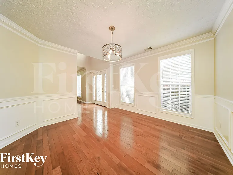 9093 Ashton Rd — Photo 4