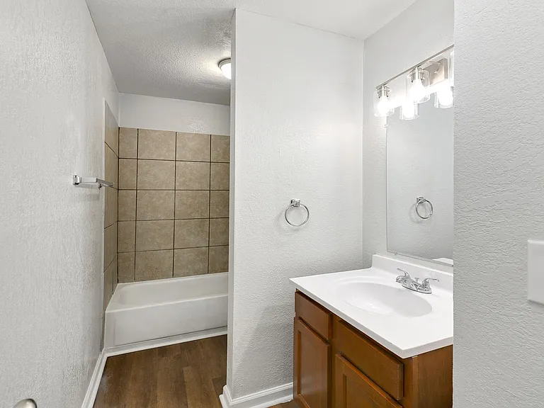 Legend Oaks Gated Community — Photo 38