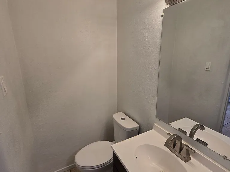4811 Comanche Rd NE — Photo 12