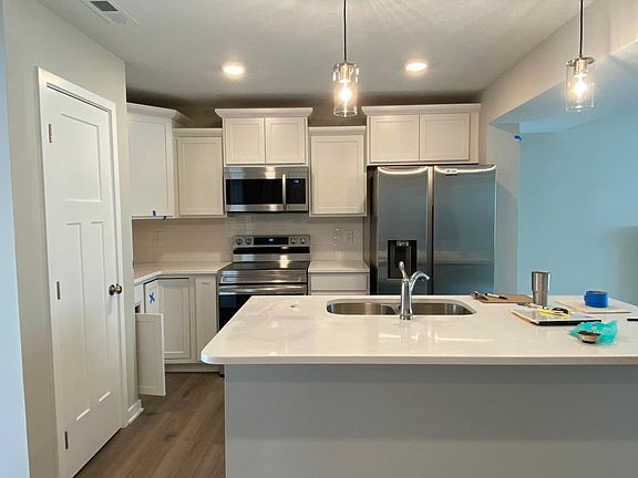 4th image of 5709 NE Dawson Ln
