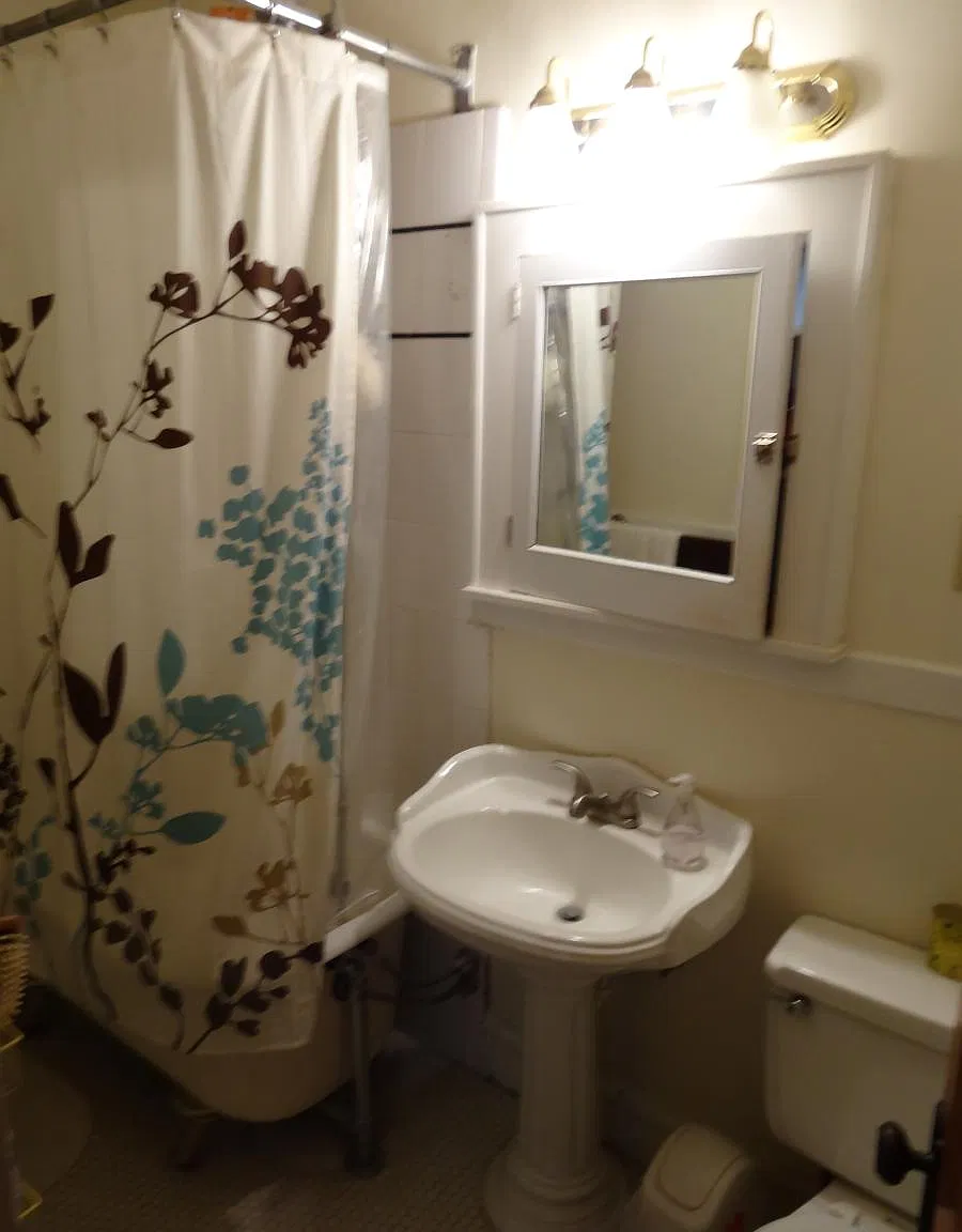 2 bed, $1,600 — Photo 4