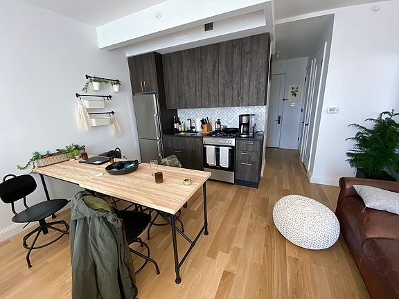 3rd image of 564 Saint Johns Pl #721S