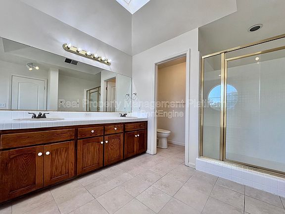 5th image of 2233 E Christopher Dr