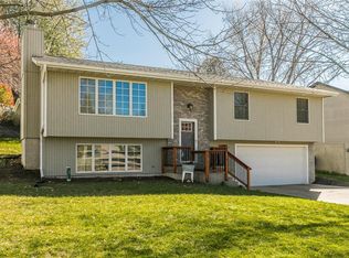 2001 Springdale Ct, Coralville, IA 52241