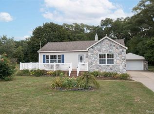 5140 Eastview Rd, Clarkston, MI 48346