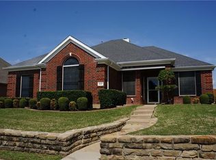 697 Summit Rdg, Lewisville, TX 75077