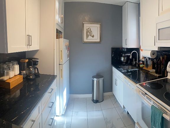 2nd image of 1606 W Abingdon Dr APT 202