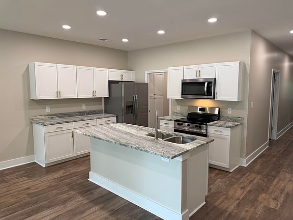 5th image of 95 Shannon Ln