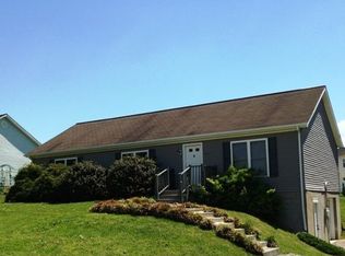 1605 Forelmont St, Christiansburg, VA 24073