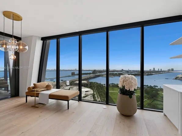 1000 Biscayne Blvd Unit 2402, Miami, FL 33132