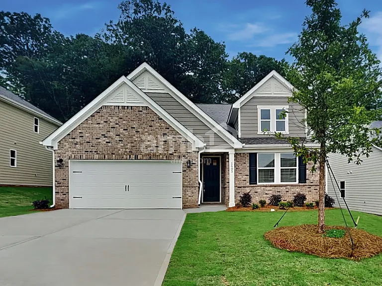 1605 Soapstone Rd — Photo 1