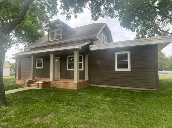 722 S Courtland St, Chamberlain, SD 57325