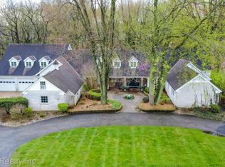 3215 Edgevale Dr, Lambertville, MI 48144