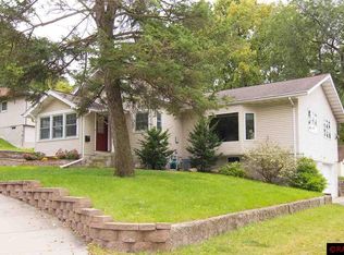 615 E Lafayette St, Mankato, MN 56001