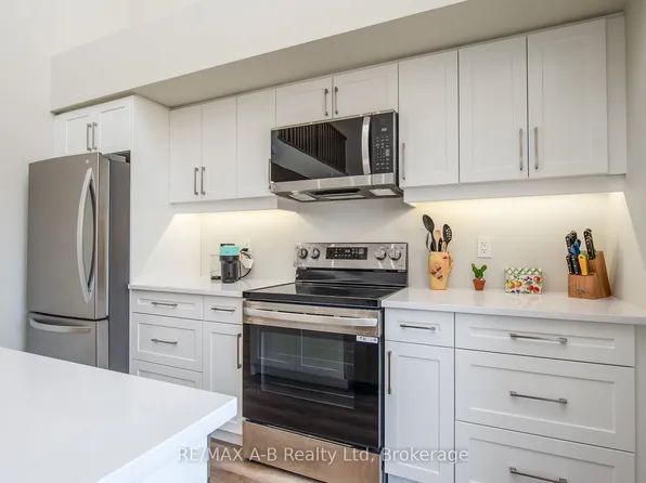 3202 Vivian Line 37 Ln #37, Stratford, ON N5A 0K6