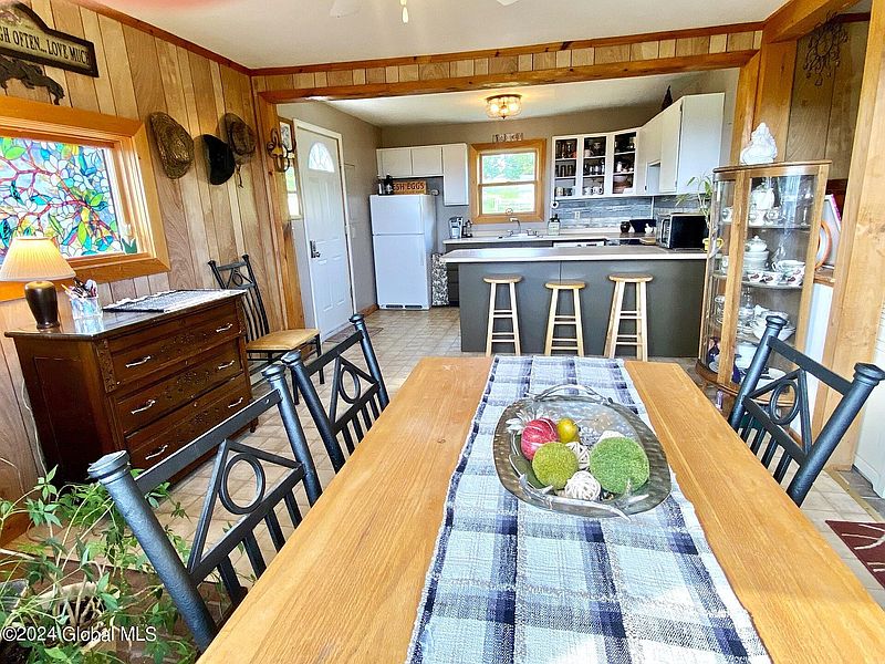 4th image of 414 Bull Hill Road