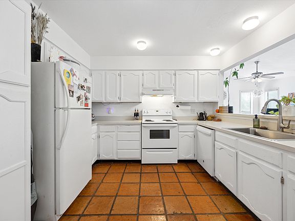 5th image of 1307 Barton Hills Dr APT 9