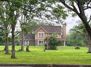 107 Black Oak Dr, Angleton, TX 77515