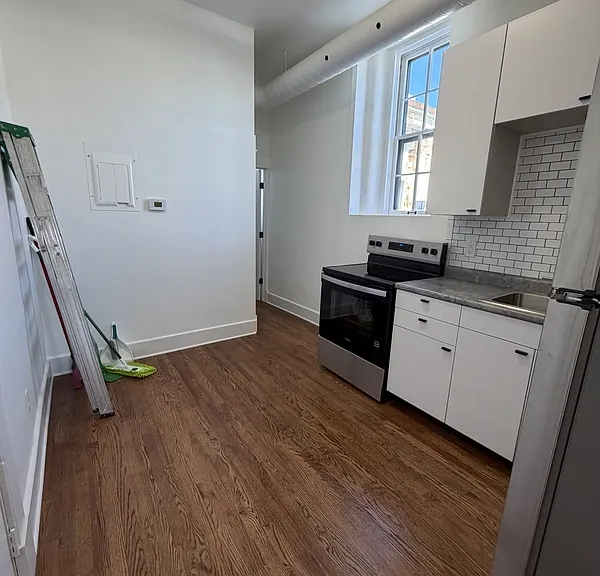 816 Massachusetts St #B — Photo 2