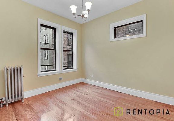 4th image of 1035 Union St APT 4A