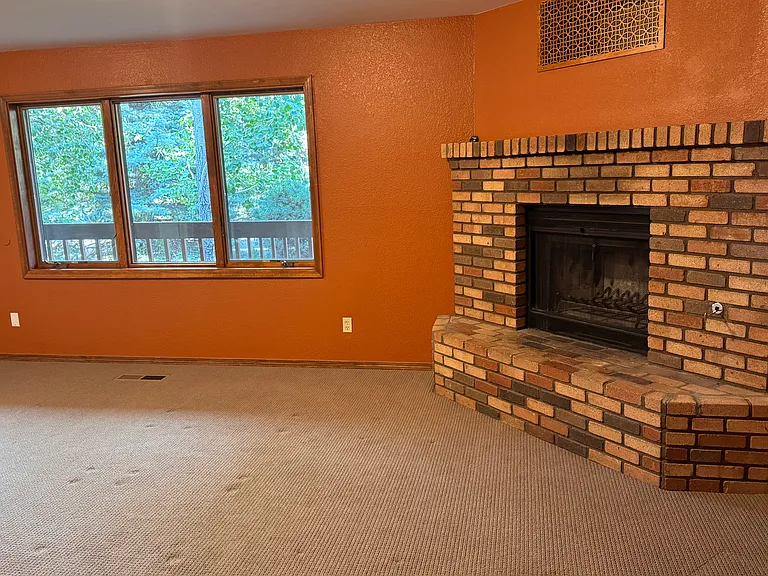 2831 N Walnut Hills Dr — Photo 4