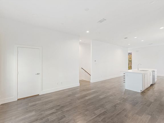4th image of 1771 McCoy St #305