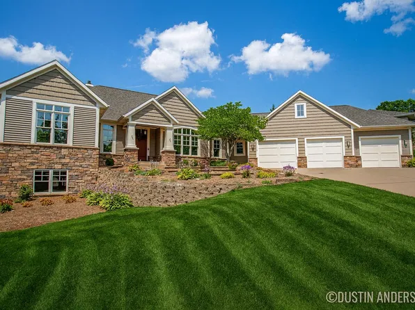6135 Boulder Ridge Dr NE, Belmont, MI 49306