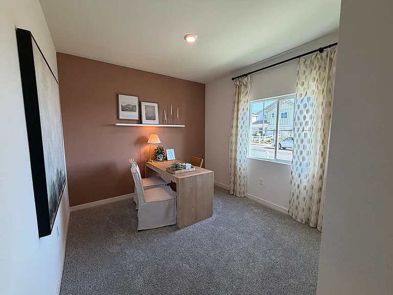 Bedroom 4 (front of house)