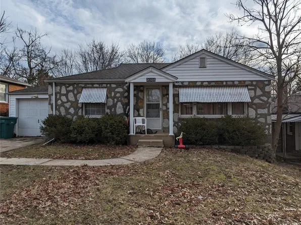 2028 Stillwater Dr, Saint Louis, MO 63114
