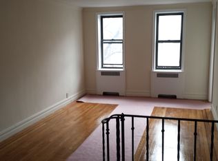 224 E 201st St, Bronx, NY 10458