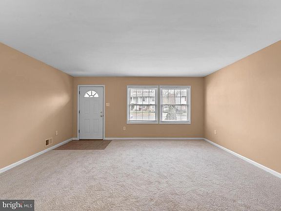 5th image of 1023 Christmas Ln