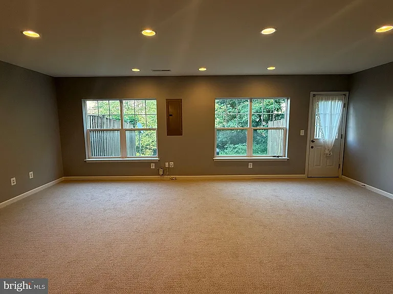 113 Gretchen Ct — Photo 34