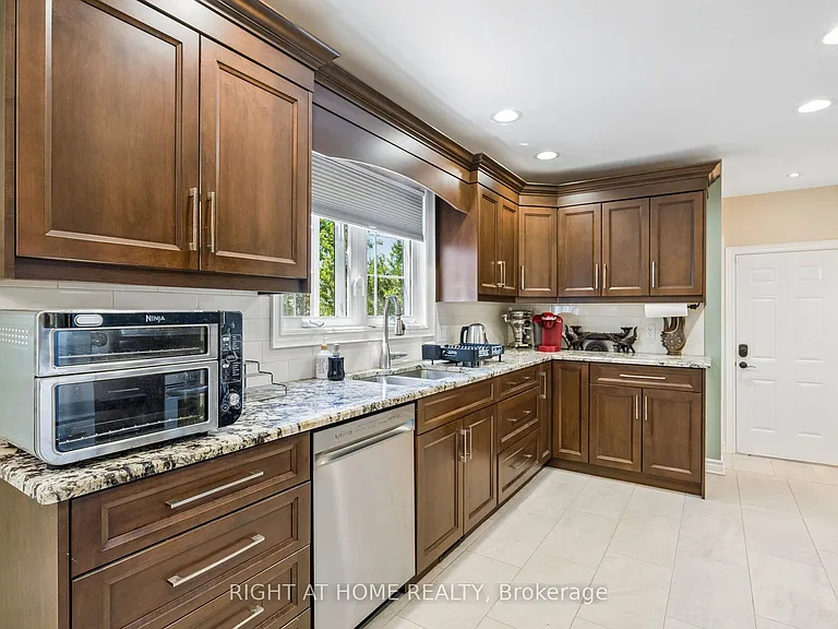 15 King St — Photo 15