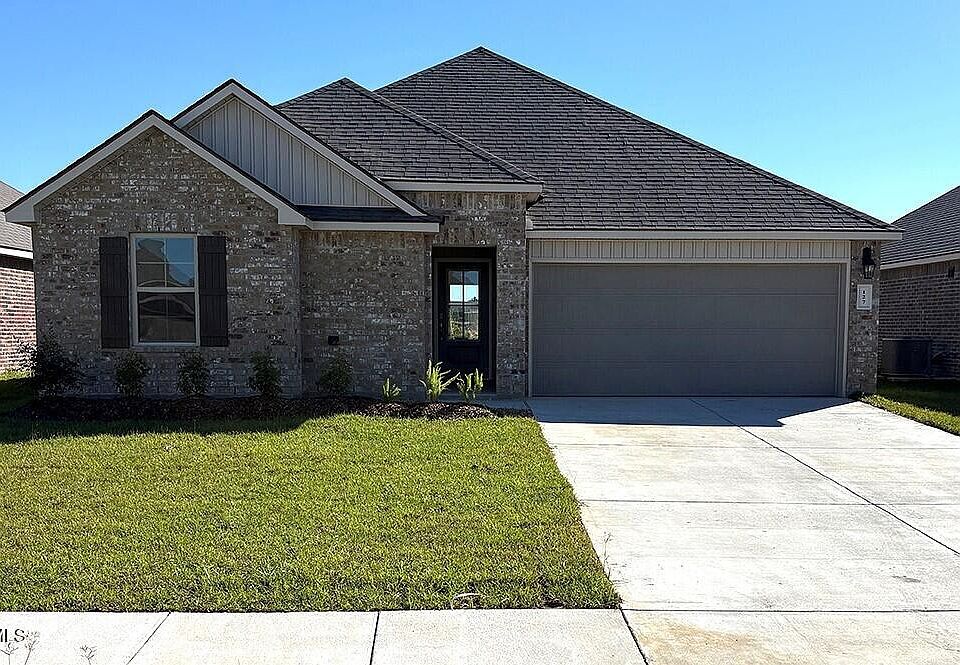 1st image of 127 Cottage Cove Dr