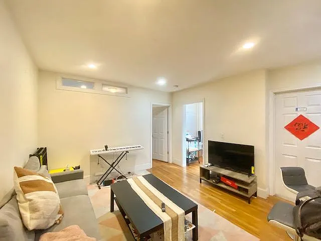 324 Saint Paul St — Photo 3